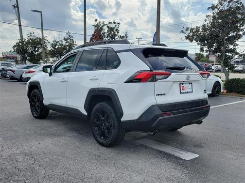 2022 Toyota RAV4 SE