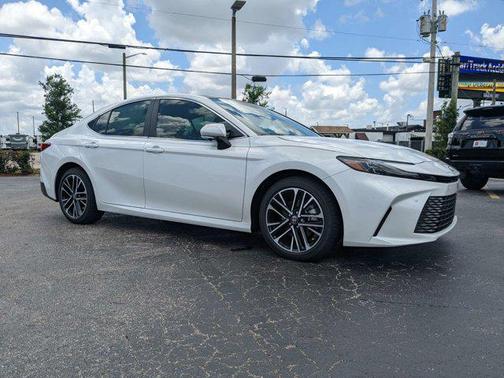 2025 Toyota Camry XLE