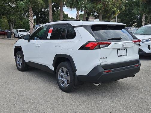 2025 Toyota RAV4 Hybrid LE