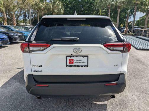 2023 Toyota RAV4 LE