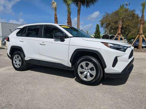 2023 Toyota RAV4 LE