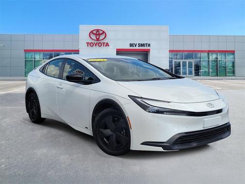 2023 Toyota Prius LE
