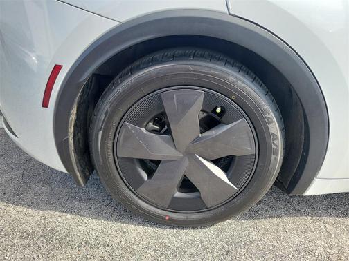 2023 Toyota Prius LE