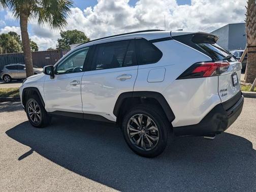 2023 Toyota RAV4 Hybrid XLE Premium