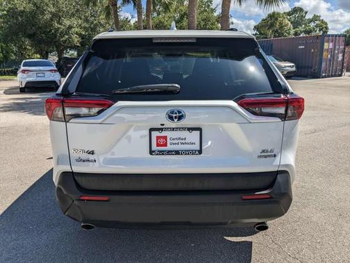 2023 Toyota RAV4 Hybrid XLE Premium