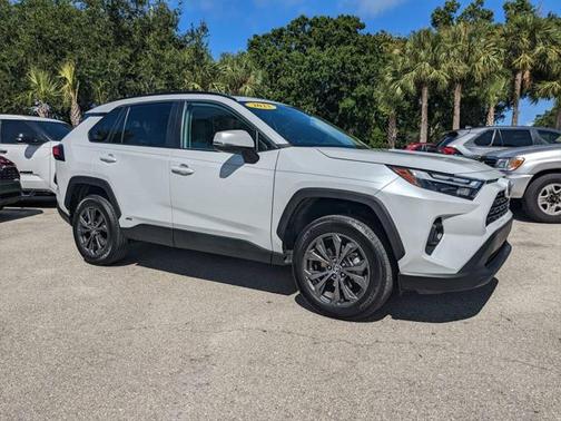 2023 Toyota RAV4 Hybrid XLE Premium