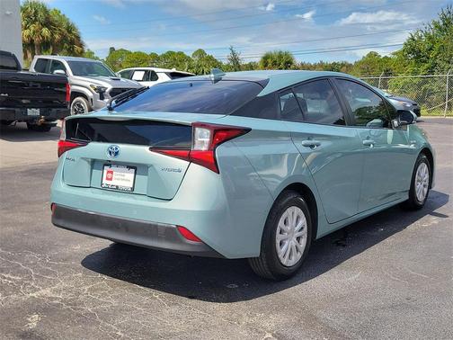 2022 Toyota Prius LE