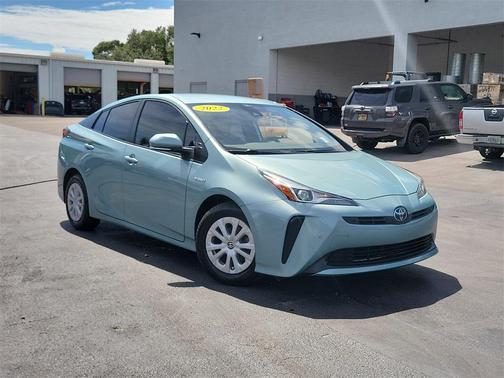 2022 Toyota Prius LE