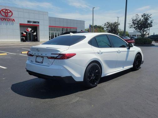 Ice Cap 2026 Toyota Camry SE