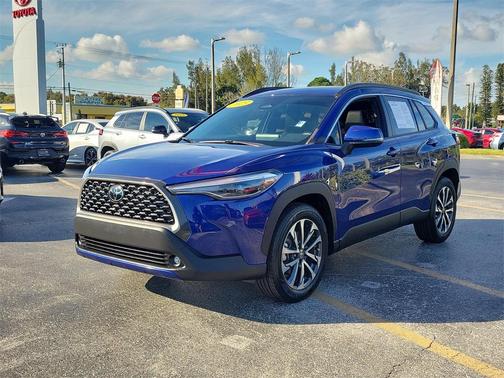 2023 Toyota Corolla Cross XLE