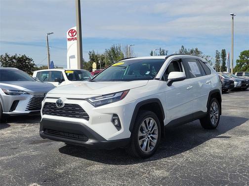 2023 Toyota RAV4 XLE Premium
