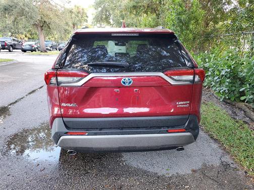 2024 Toyota RAV4 Hybrid SE