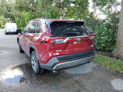 2024 Toyota RAV4 Hybrid SE