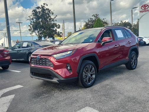 2024 Toyota RAV4 Hybrid SE