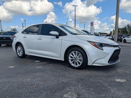 2022 Toyota Corolla LE