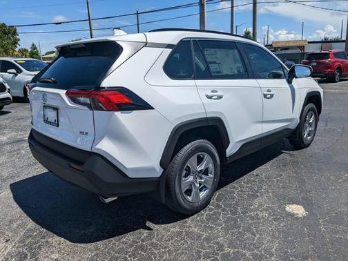 2025 Toyota RAV4 XLE