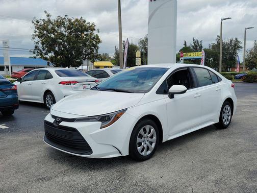 Ice Cap 2024 Toyota Corolla LE