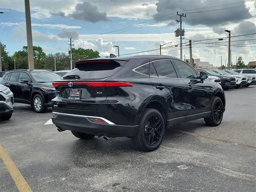 2023 Toyota Venza XLE