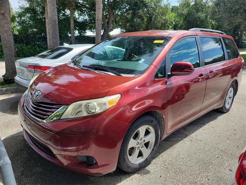 2016 Toyota Sienna LE