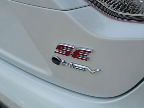 Wind Chill Prl 2026 Toyota Corolla Hybrid SE
