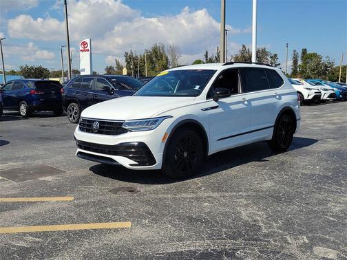 2022 Volkswagen Tiguan 2.0T SE R-Line Black