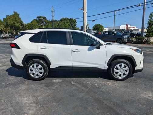 2020 Toyota RAV4 LE