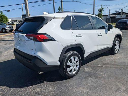 2020 Toyota RAV4 LE