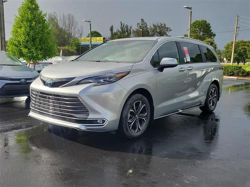 2025 Toyota Sienna Platinum 7 Passenger