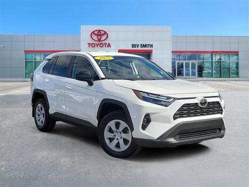 2025 Toyota RAV4 LE