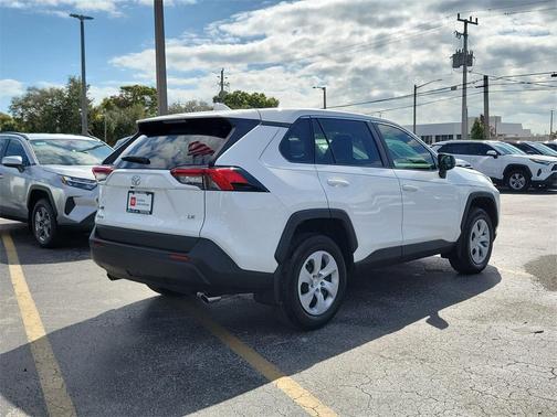 2025 Toyota RAV4 LE
