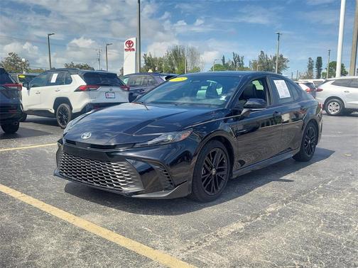 2025 Toyota Camry SE