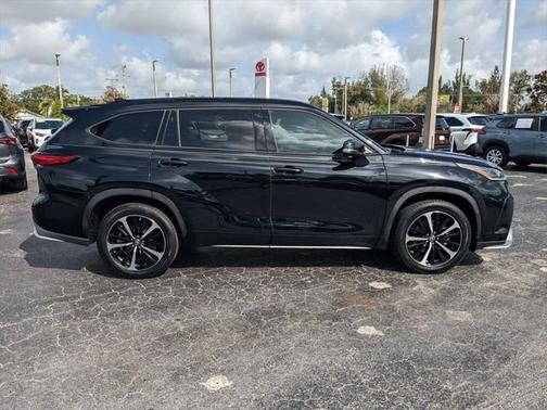 2022 Toyota Highlander XSE