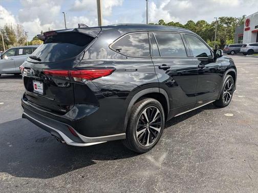 2022 Toyota Highlander XSE