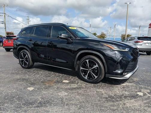 2022 Toyota Highlander XSE