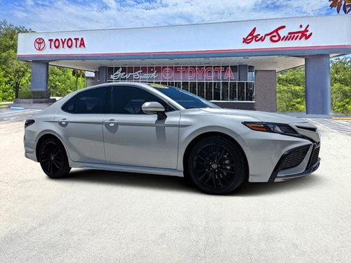 2024 Toyota Camry Hybrid SE