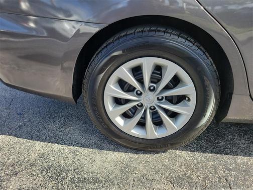 2017 Toyota Camry LE