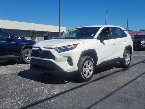 2024 Toyota RAV4 LE