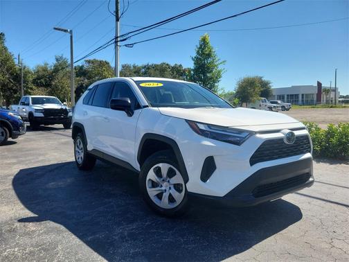 2024 Toyota RAV4 LE