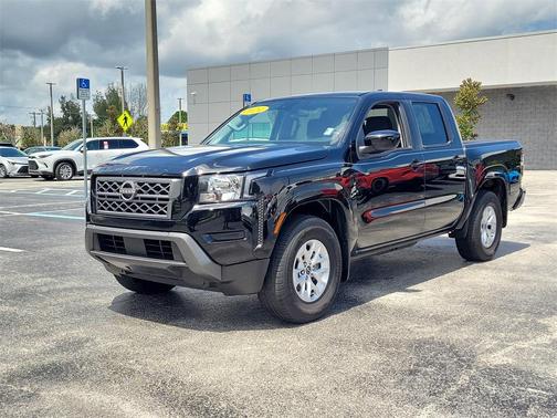 2024 Nissan Frontier SV