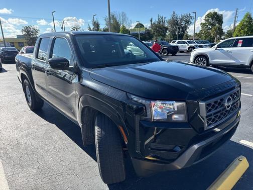 2024 Nissan Frontier SV