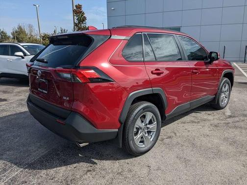 2025 Toyota RAV4 XLE