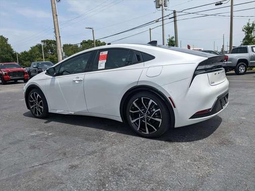 2025 Toyota Prius L