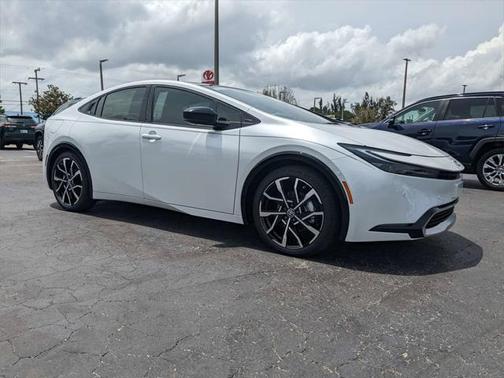 2025 Toyota Prius L