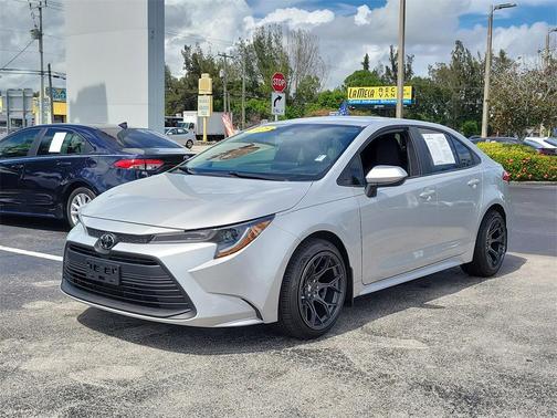 2025 Toyota Corolla LE