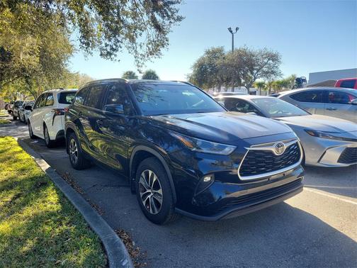 2021 Toyota Highlander XLE