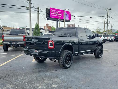 2019 RAM 2500 Laramie Crew Cab 4x4 6'4' Box