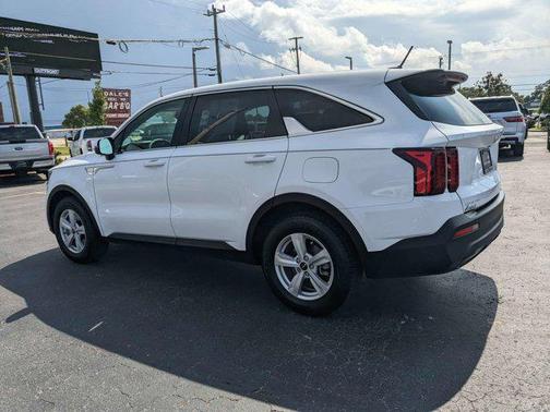 2023 Kia Sorento LX