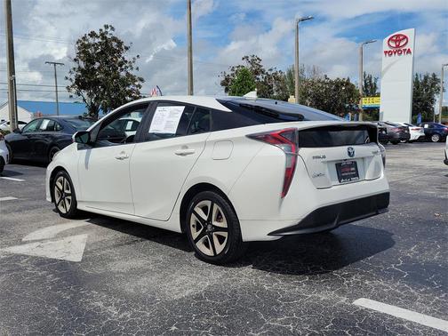 2016 Toyota Prius Three