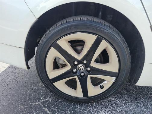 2016 Toyota Prius Three