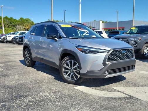 2025 Toyota Corolla Cross XLE